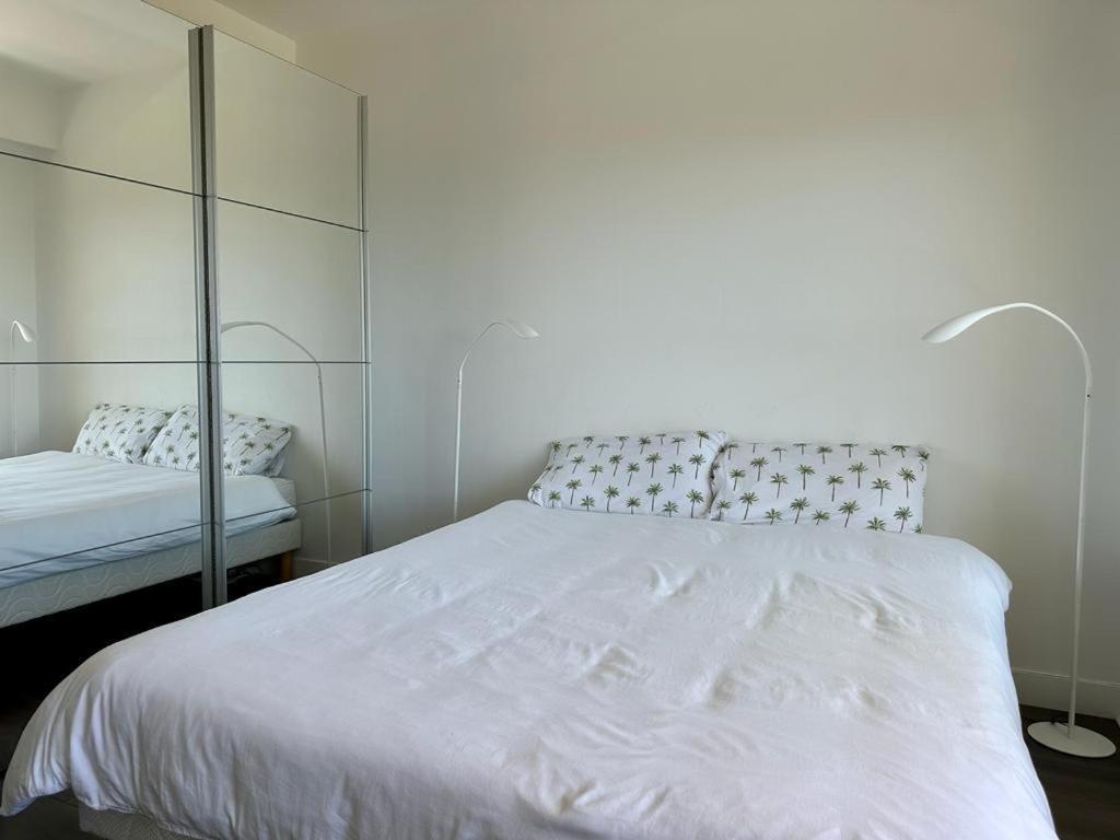 Bel Appartement Avec Vue Mer Villeneuve-Loubet Eksteriør bilde